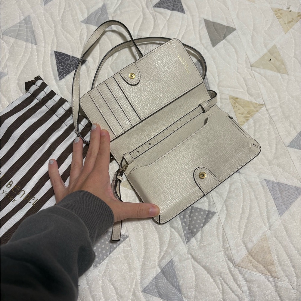 Elegant Cream Leather Women's Bag- Henri Bendel